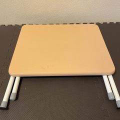 折りたたみテーブルの画像