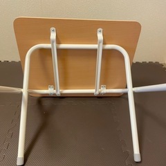 折りたたみテーブルの画像