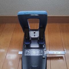 大きな穴あけパンチの画像