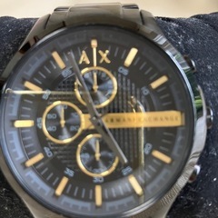超美品　黒文字盤に金色Armani Exchange クロノグラフ 腕時計の画像