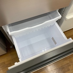 90分の無料軽トラック貸出サービス！【HITACHI】3ドア冷蔵庫（R-27RV(N)）のご紹介です!の画像