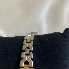 Burberry レディース腕時計 クオーツ ゴールド×シルバー ベルト　稼働品の画像
