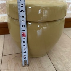 壺　蓋付きの画像