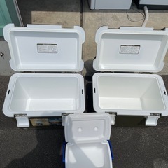 クーラーボックス　セット　
DCM×2つ　コールマン テイク6の画像