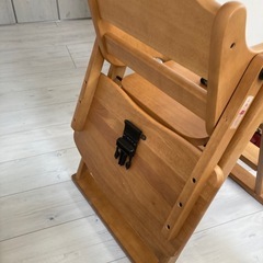 子ども用椅子　テーブル付きの画像