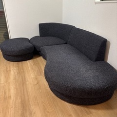 ３人掛けソファ＋オットマンの画像