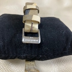 美品稼働　BURBERRY 腕時計　ブラック フェイス　バーバリー柄のベルトの画像
