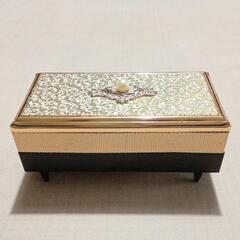 【レトロ】オルゴール付きジュエリーケースの画像