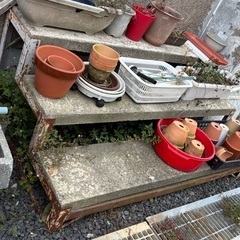 植物などの台！中古　手作り　1300円　鉄の枠と台の部分はコンクリートの画像