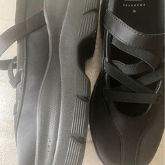 ZARAスニーカーの画像