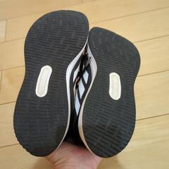 子ども用スニーカーの画像