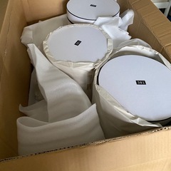 ギフトボックス　フラワーアレンジメント用の箱　丸い箱　丸型ボックスの画像