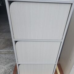 ニトリ　Nカラボ 扉付き 3段(ホワイトウォッシュ)　2個セットの画像
