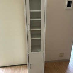 食器棚の画像