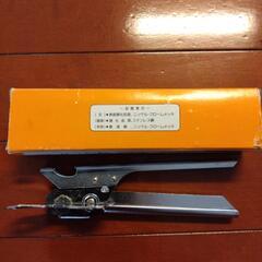 歯車式缶切り（栓抜付き）の画像