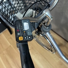 ✨ パナソニック製の電動アシスト自転車です。バッテリーは 8.9Ahと8.0Ahの2個付きの画像