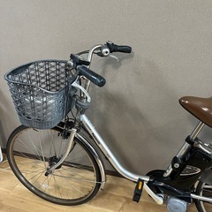 ✨ パナソニック製の電動アシスト自転車です。バッテリーは 8.9Ahと8.0Ahの2個付きの画像