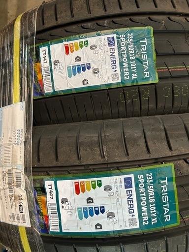 トライスター 235/50R18 新品未使用品　ヴェルファイア　アルファード