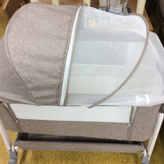 ★ 中古 コンパクト ベビー ベッドの画像