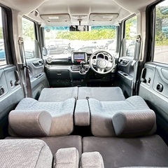 安心の1年保証付き‼️月々1.2万円〜分割払い可❗️ 車検2年付き！【名義変更代込み】大人気☆ホンダ N-BOXカスタム☆ステアリングスイッチ付き☆Bluetooth対応ナビ付き☆走行中DVD見れます☆電動スライドドア☆ドラレコ付き☆スマートキー☆フルオートエアコン☆事故歴修復歴なし☆そのまま乗って帰れます❗️の画像