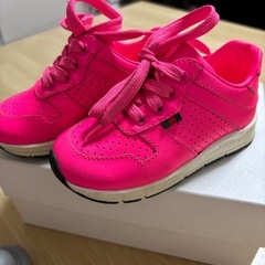 GUCCI キッズ スニーカーの画像