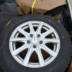 ヤリスクロス等 205-65-16 goodyear スタッドレス ホイル付きの画像