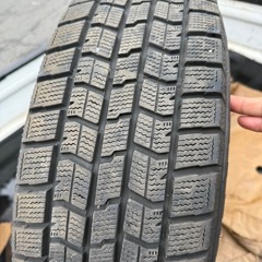 ヤリスクロス等 205-65-16 goodyear スタッドレス ホイル付きの画像