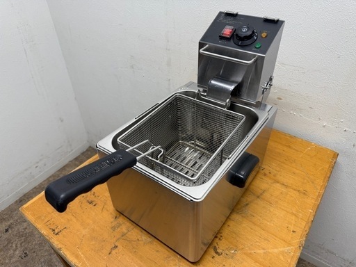 電気フライヤー　８L　卓上型　１槽式フライヤー　２０２４年製　厨房　飲食店　XD-CM８LF