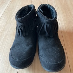 キッズショートブーツ　フリンジ　18cmの画像