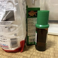 水槽　2個セット　他飼育小物品いろいろの画像