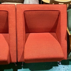 ひとり掛けソファ　一人掛け　1人掛け　オレンジ　椅子　イス　チェア　家具　オシャレ　おしゃれ　お洒落　モダン【2脚あり/1脚の価格】の画像