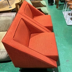 ひとり掛けソファ　一人掛け　1人掛け　オレンジ　椅子　イス　チェア　家具　オシャレ　おしゃれ　お洒落　モダン【2脚あり/1脚の価格】の画像