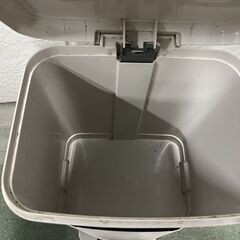 アスベル 2段 ゴミ箱 40L（20L×2） ペダル ペールボックス 幅35cm×奥行30cm×高さ83cmの画像