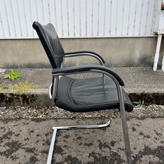 ウィルクハーン モダス　キャンティレバーチェアの画像