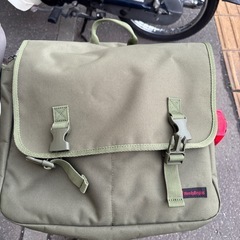 ヘンリービギンズ　振り分けバックの画像