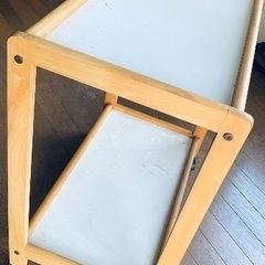 木製ワゴンの画像
