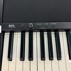 【ジャングルジャングル貝塚店】 電子ピアノ　KORG B2N ピアノ　キーボード　楽器　コンパクト　初心者　オシャレ　可愛い　　貝塚　二色浜　クリーニング済み 軽量　88鍵盤の画像