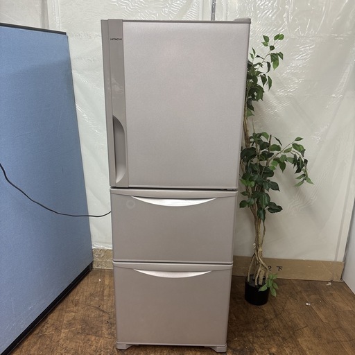 I635 ? ジモティー限定価格！ HITACHI 冷蔵庫 (265L) 3ドア ⭐ 動作 