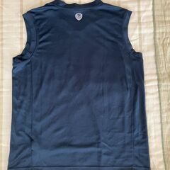 商談中　ナイキ製　練習着　メンズＬ　紺色　（Ｖネックタイプ）の画像
