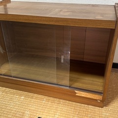 昔のテレビ台　ガラス戸　HITACHI
の画像