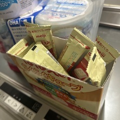 ぐんぐん ステップ ほほえみ 未開封フォローアップミルク3缶の画像