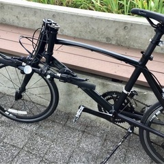 ジャイアンツ GIANT IDIOM ミニベロ 20インチ 2✖️9 18段変速 マット