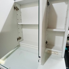 人気商品✨美品✨ホワイトドレッサー3面鏡(椅子セット)の画像