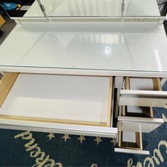 人気商品✨美品✨ホワイトドレッサー3面鏡(椅子セット)の画像