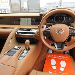 レクサス　ＬＣ５００　コンバーチブル セミアニリン本革シート　カラーヘッドアップディスプレイ　ＴＲＤ鍛造２１インチＡＷ　ＴＲＤスポイラー（Ｆ／Ｓ／Ｒ）パワークラフト中間マフラー　純正ナビ　バックカメラ　Ｂｌｕｅｔｏｏｔｈ　ＥＴＣ２．０の画像
