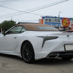 レクサス　ＬＣ５００　コンバーチブル セミアニリン本革シート　カラーヘッドアップディスプレイ　ＴＲＤ鍛造２１インチＡＷ　ＴＲＤスポイラー（Ｆ／Ｓ／Ｒ）パワークラフト中間マフラー　純正ナビ　バックカメラ　Ｂｌｕｅｔｏｏｔｈ　ＥＴＣ２．０の画像