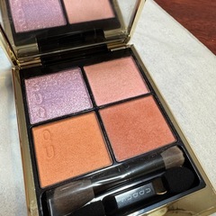 SUQQUアイシャドウの画像