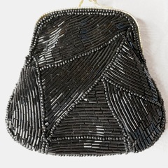 フランス 虹色に輝く黒ガラスビーズ バッグ 財布の画像