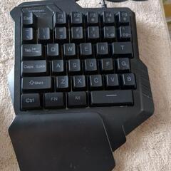 片手キーボードコンバーター付きの画像