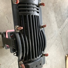 【お話中】クルマ整備に寝板は必需品　🚗の画像